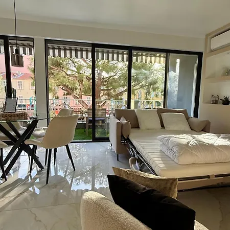 Apartment Le Soleil Tropezien, Somptueux 2 Pieces Renove, Terrasse, Centre, Vue Mer, Menton