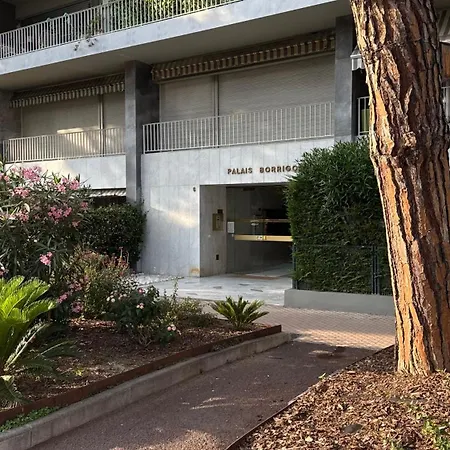 Apartment Le Soleil Tropezien, Somptueux 2 Pieces Renove, Terrasse, Centre, Vue Mer,