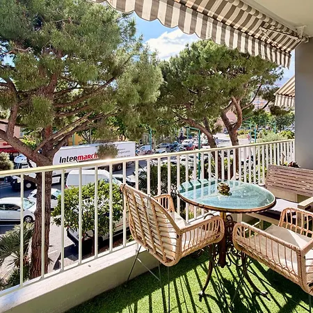 Le Soleil Tropezien, Somptueux 2 Pieces - Terrasse Vue Menton