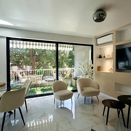Appartement Le Soleil Tropezien, Somptueux 2 Pièces, Vue Mer, Terrasse *