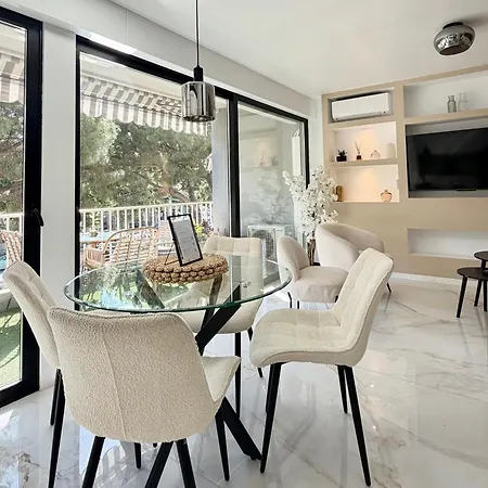 Appartement Le Soleil Tropezien, Somptueux 2 Pièces, Vue Mer, Terrasse